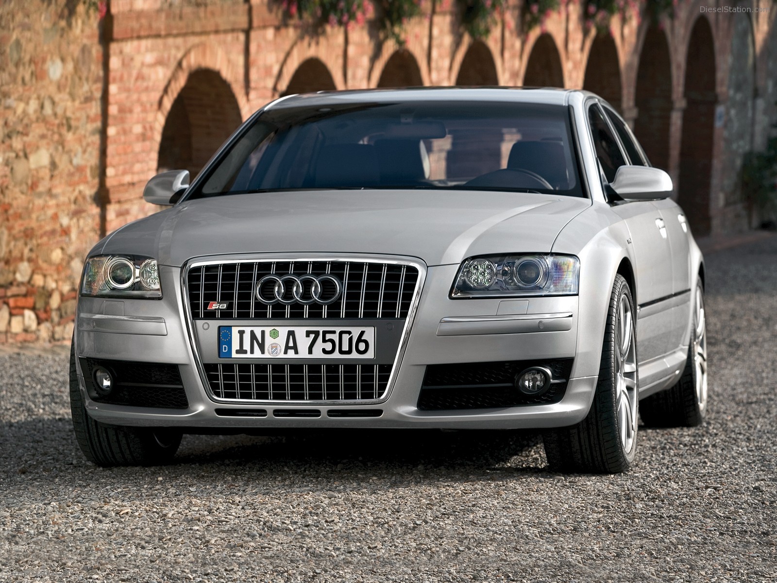 Audi S8 (2005)